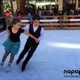 Napapiri, especialista en alquiler pista de hielo, monta la PistadeGel de Andorra la Vella